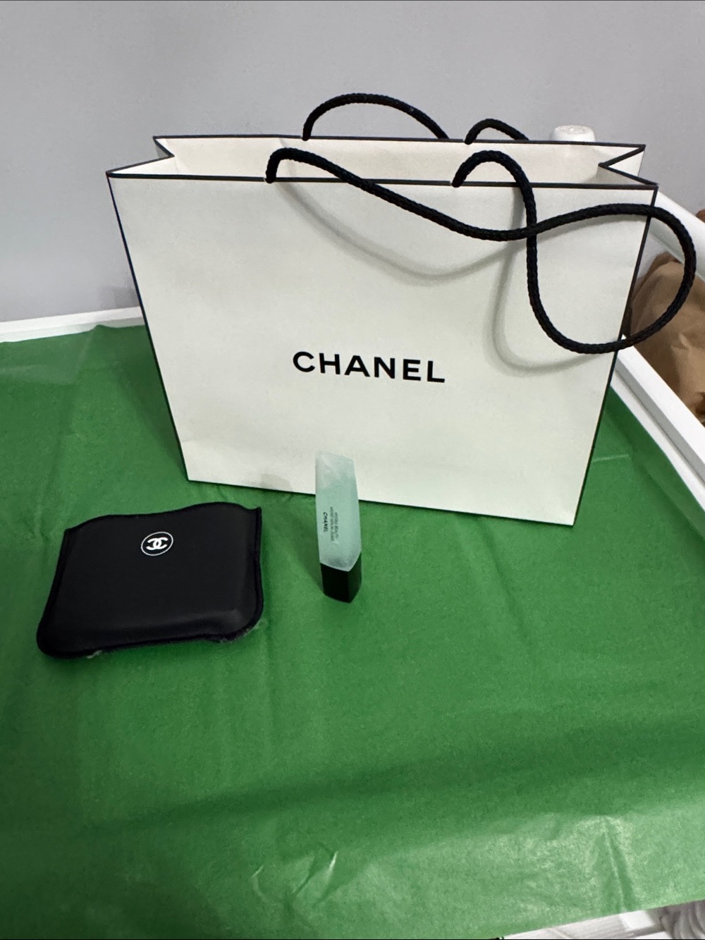 CHANEL White Compact Powder with Beige Pressed Powder and Puff